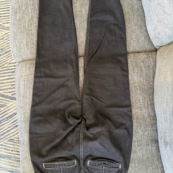 Hollister ultra High-Rise Mom Jean slant pocket black white stitching Size 0R - Picture 3 of 8